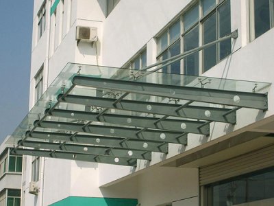 濟南玻璃雨棚的主要特性