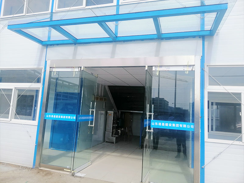 山東港基建設玻璃門安裝案例